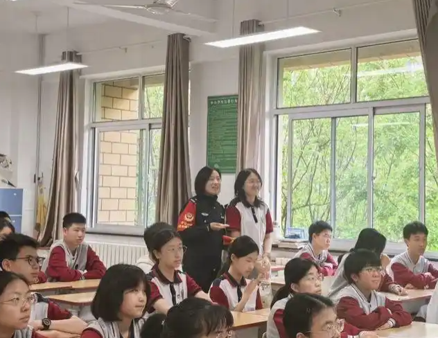 环节都显示着学校的育人用心互动都凝集着家校的共育